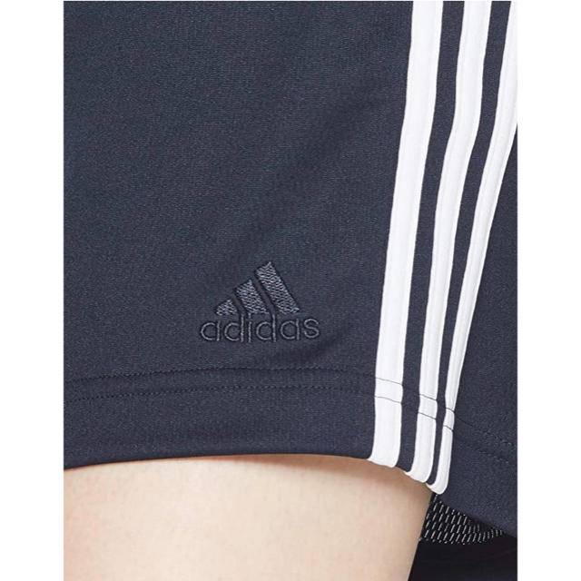 adidas(アディダス)の新品　アディダス　ストライプ薄手さらさらドライ吸汗速乾ハーフパンツ濃紺　女性M レディースのパンツ(ハーフパンツ)の商品写真