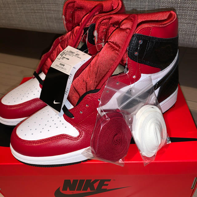 NIKE(ナイキ)のAＪ1 high og satinred レディースの靴/シューズ(スニーカー)の商品写真