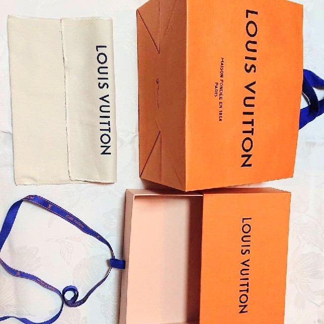 LOUIS VUITTON(ルイヴィトン)のLouis Vuitton長財布用紙袋セット レディースのバッグ(ショップ袋)の商品写真