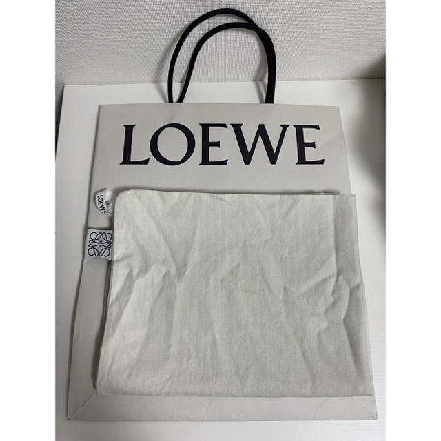 LOEWE(ロエベ)の【新品・未使用】LOEWE ロエベ　レザートートバッグ　ネイビー レディースのバッグ(トートバッグ)の商品写真