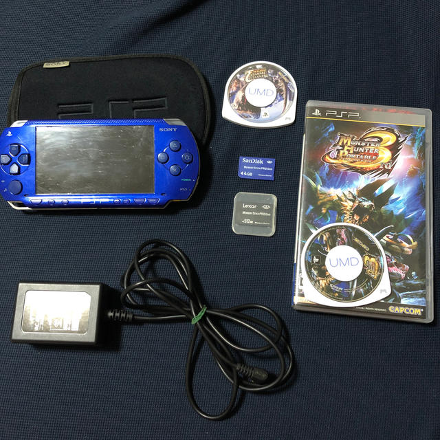 PlayStation Portable(プレイステーションポータブル)のPSP 本体 モンスターハンターポータブル 2nd 3rd メモリーカード エンタメ/ホビーのゲームソフト/ゲーム機本体(家庭用ゲーム機本体)の商品写真