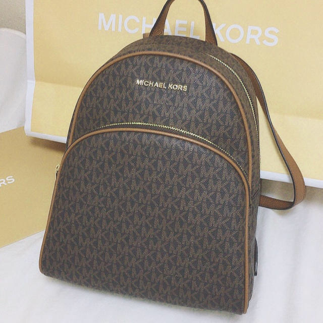 美品☆MICHAEL KORS マイケルコース レザーリュックMK柄 ブラウン