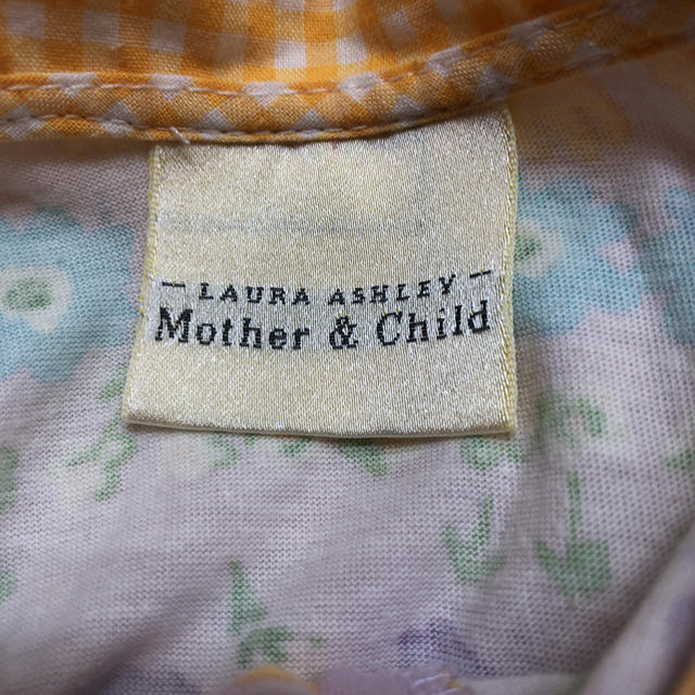 LAURA ASHLEY(ローラアシュレイ)のローラアシュレイ 《ジャージ素材花柄ワンピース》100サイズ キッズ/ベビー/マタニティのキッズ服女の子用(90cm~)(ワンピース)の商品写真