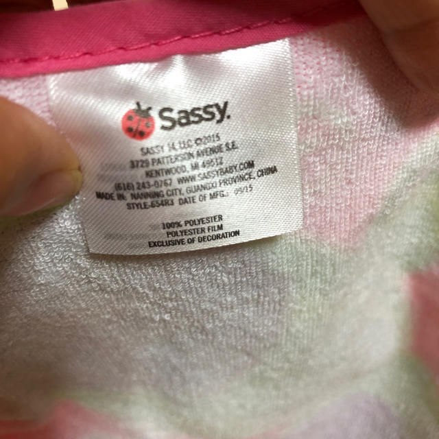 Sassy(サッシー)の新品未使用　Sassy ベビー スタイ キッズ/ベビー/マタニティのこども用ファッション小物(ベビースタイ/よだれかけ)の商品写真