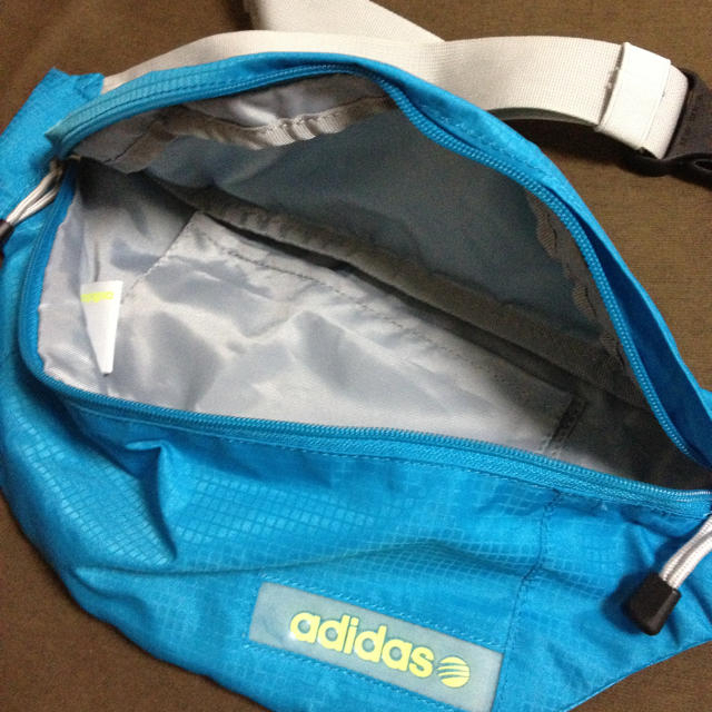 adidas(アディダス)のadidas BAG  blue レディースのバッグ(ボディバッグ/ウエストポーチ)の商品写真