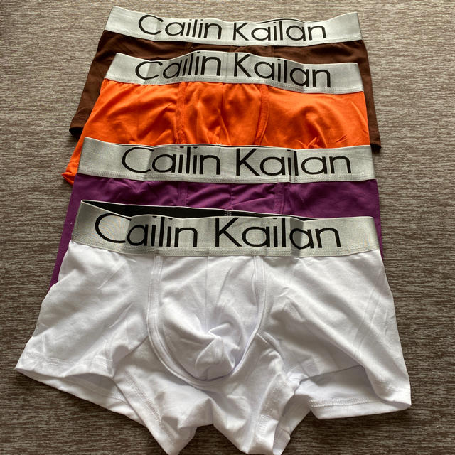 Cailin Kailan 茶色、紫、白、オレンジのMサイズ4枚セット  メンズのアンダーウェア(ボクサーパンツ)の商品写真