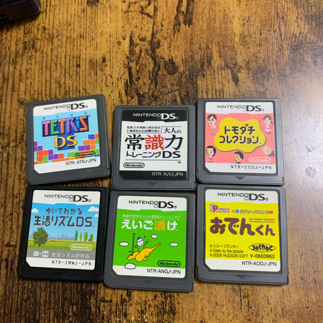 ニンテンドーDS(ニンテンドーDS)の任天堂Nintendo ds lite 本体＋ソフト6本セット エンタメ/ホビーのゲームソフト/ゲーム機本体(携帯用ゲーム機本体)の商品写真