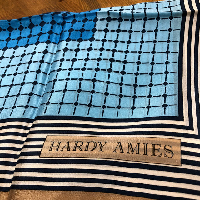 HARDY AMIES(ハーディエイミス)のHARDYAMIESハーディエミィエススカーフ 再お値下げ レディースのファッション小物(バンダナ/スカーフ)の商品写真