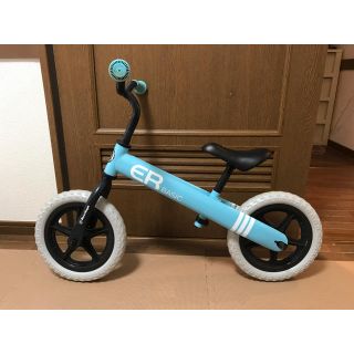 ニシマツヤ(西松屋)の足蹴りバイク 自転車 水色(自転車)