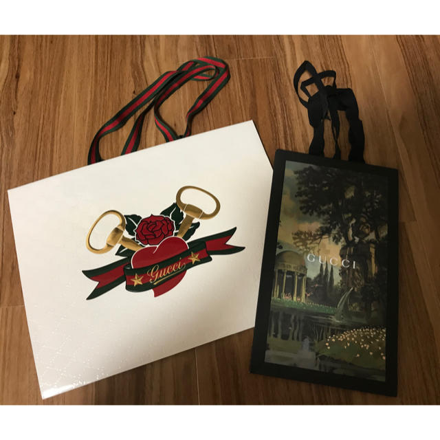 Gucci(グッチ)のGUCCI ショッパー　紙袋　2枚セット レディースのバッグ(ショップ袋)の商品写真