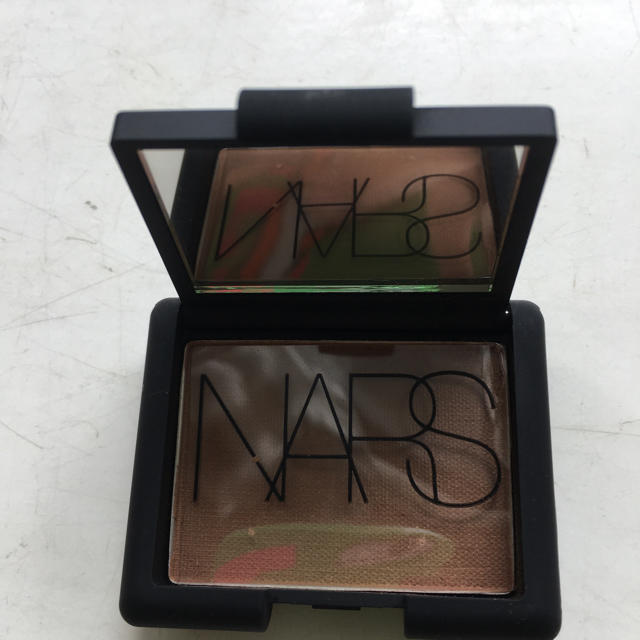 NARS(ナーズ)のNARS ブロンズパウダー　5101N  ミニサイズ コスメ/美容のベースメイク/化粧品(フェイスカラー)の商品写真