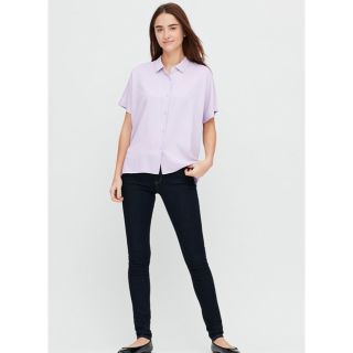 ユニクロ(UNIQLO)のユニクロ レーヨンブラウス 今期【〜8/16限定価格】(シャツ/ブラウス(半袖/袖なし))