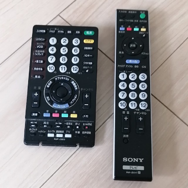 SONY(ソニー)のSONY TVリモコン RM-JD017 RMF-JD005 スマホ/家電/カメラのテレビ/映像機器(テレビ)の商品写真