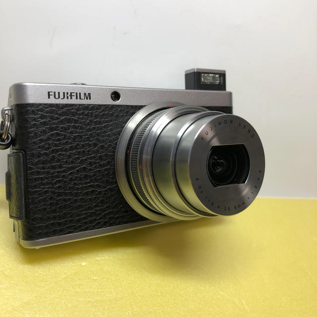 Fujifilm XF1 スマホ/家電/カメラのカメラ(コンパクトデジタルカメラ)の商品写真