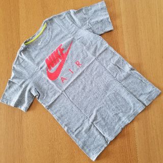 ナイキ(NIKE)のナイキ◆NIKE◆キッズMサイズ140～150★Tシャツ★グレーピンク(Tシャツ/カットソー)