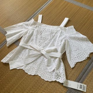 ジルスチュアート(JILLSTUART)のジルスチュアート　オフショルダートップス　カットワークレース　新品(カットソー(半袖/袖なし))