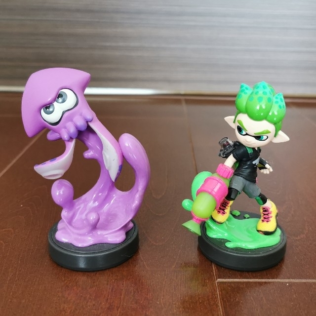 Nintendo Switch(ニンテンドースイッチ)のスプラトゥーン　amiibo2体セット　本体のみ エンタメ/ホビーのフィギュア(ゲームキャラクター)の商品写真