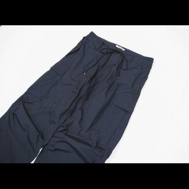 COMOLI(コモリ)の20SS AURALEE LIGHT NYLON FATIGUE PANTS 4 メンズのパンツ(ワークパンツ/カーゴパンツ)の商品写真