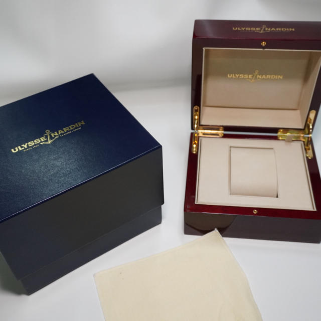 ULYSSE NARDIN(ユリスナルダン)のユリスナルダン　箱 メンズの時計(腕時計(アナログ))の商品写真