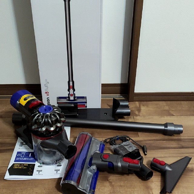 ダイソンdyson　v8  掃除機　美品