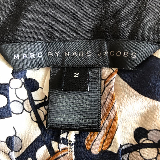 MARC BY MARC JACOBS(マークバイマークジェイコブス)のマークジェイコブス シルク プリーツ スカート レディースのスカート(ひざ丈スカート)の商品写真