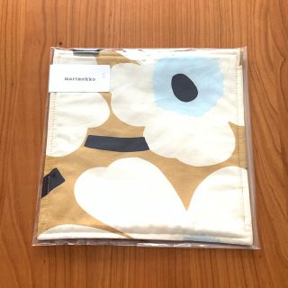 マリメッコ(marimekko)の人気カラー【新品】マリメッコ　ポットホルダー　鍋つかみ　ピエニウニッコ(収納/キッチン雑貨)