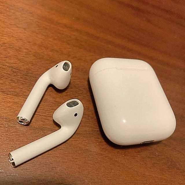 Apple(アップル)のApple AirPods 第2世代 スマホ/家電/カメラのオーディオ機器(ヘッドフォン/イヤフォン)の商品写真