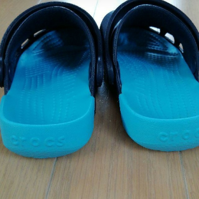 crocs 子供用 14～15センチ キッズ/ベビー/マタニティのベビー靴/シューズ(~14cm)(サンダル)の商品写真