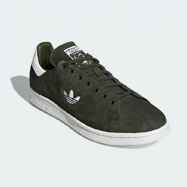 adidas(アディダス)の最値定価17600円!新品!アディダス スタンスミス スエード スニーカー 26 メンズの靴/シューズ(スニーカー)の商品写真