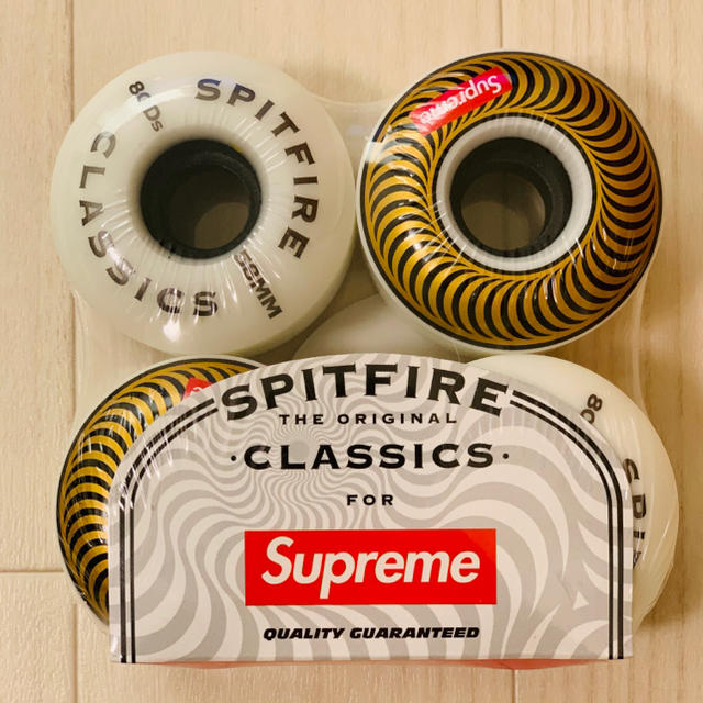 Supreme(シュプリーム)のSupreme Spitfire Classic Wheels Set of 4 スポーツ/アウトドアのスポーツ/アウトドア その他(スケートボード)の商品写真