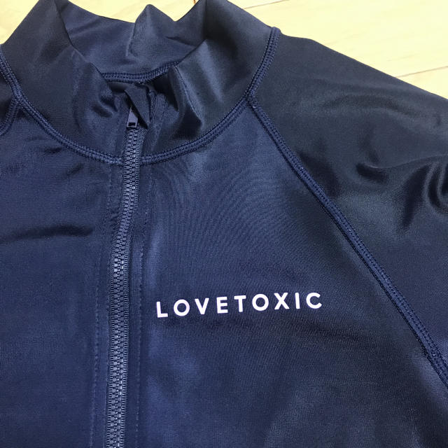 lovetoxic(ラブトキシック)のラッシュガード キッズ/ベビー/マタニティのキッズ服女の子用(90cm~)(水着)の商品写真