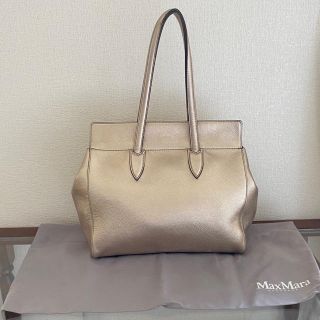 マックスマーラ(Max Mara)のＭax Ｍara スタイリッシュなゴールドトートバッグ　本革(トートバッグ)