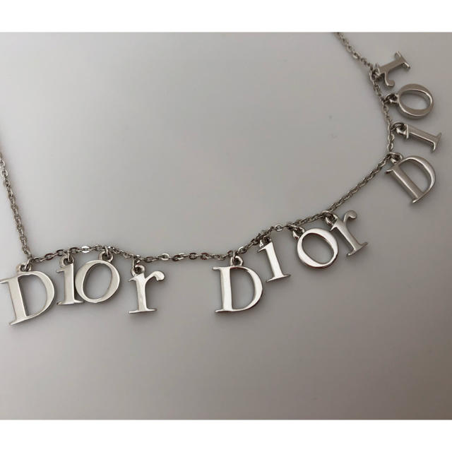 Dior ロゴ イニシャル ネックレス 3連 1