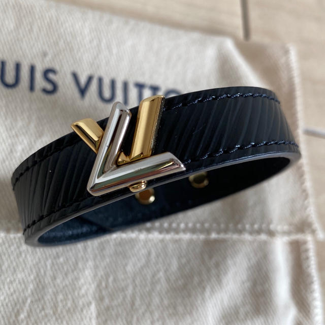 LOUIS VUITTON(ルイヴィトン)の美品☆ルイヴィトン　ツイスト　ブレスレット レディースのアクセサリー(ブレスレット/バングル)の商品写真