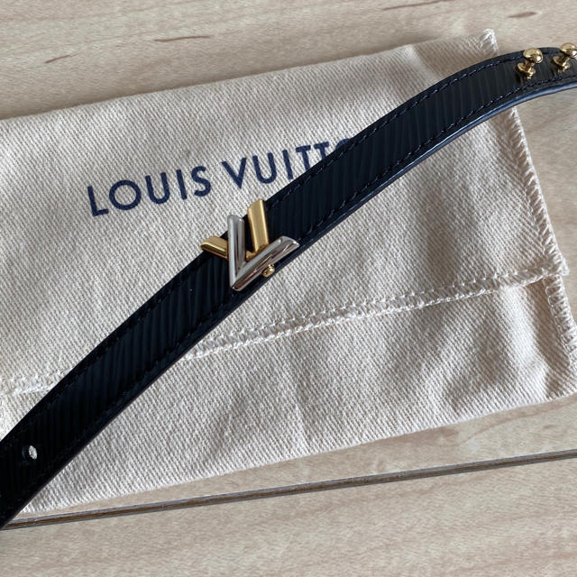 LOUIS VUITTON(ルイヴィトン)の美品☆ルイヴィトン　ツイスト　ブレスレット レディースのアクセサリー(ブレスレット/バングル)の商品写真