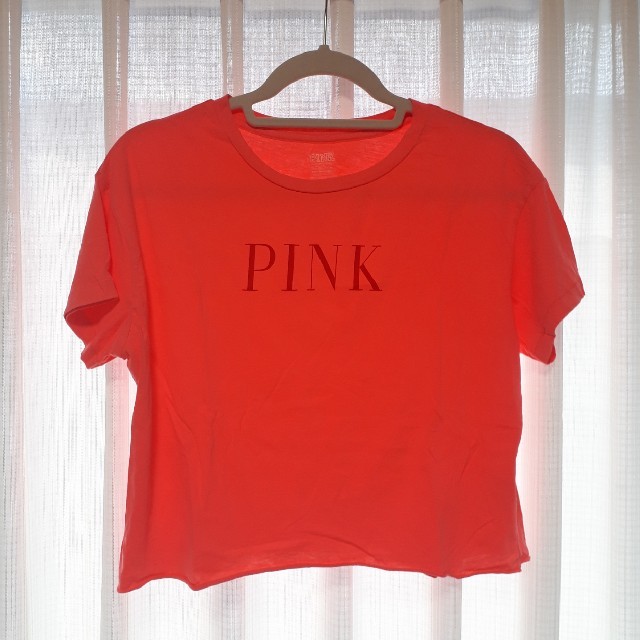 Victoria's Secret(ヴィクトリアズシークレット)のPINK短め半袖　映える！色味がお洒落🌟 レディースのトップス(Tシャツ(半袖/袖なし))の商品写真