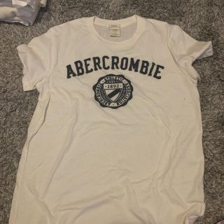 アバクロンビーアンドフィッチ(Abercrombie&Fitch)のアバクロ　tシャツ  (Tシャツ/カットソー(半袖/袖なし))