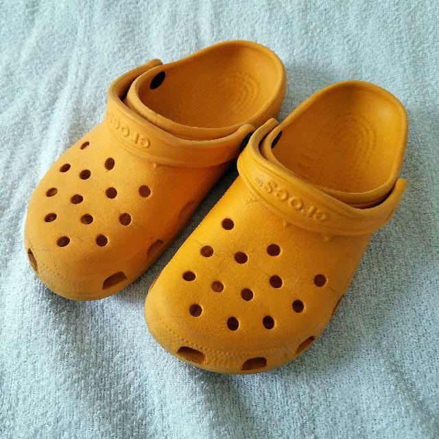 crocs(クロックス)のクロックス ビーチ Crocs オレンジ クラッシック S 22cm 23cm レディースの靴/シューズ(サンダル)の商品写真