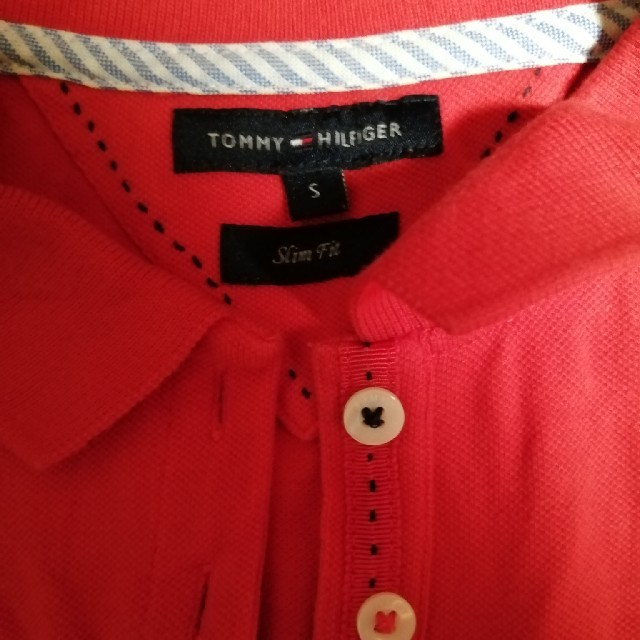 TOMMY HILFIGER(トミーヒルフィガー)のトミーヒルフィガー　レディース　ポロシャツ　Sサイズ　レッド レディースのトップス(ポロシャツ)の商品写真