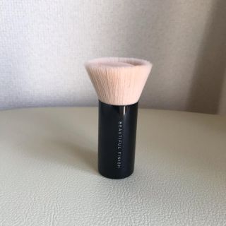 ベアミネラル(bareMinerals)のベアミネラルビューティフルフィニッシュブラシ(チーク/フェイスブラシ)