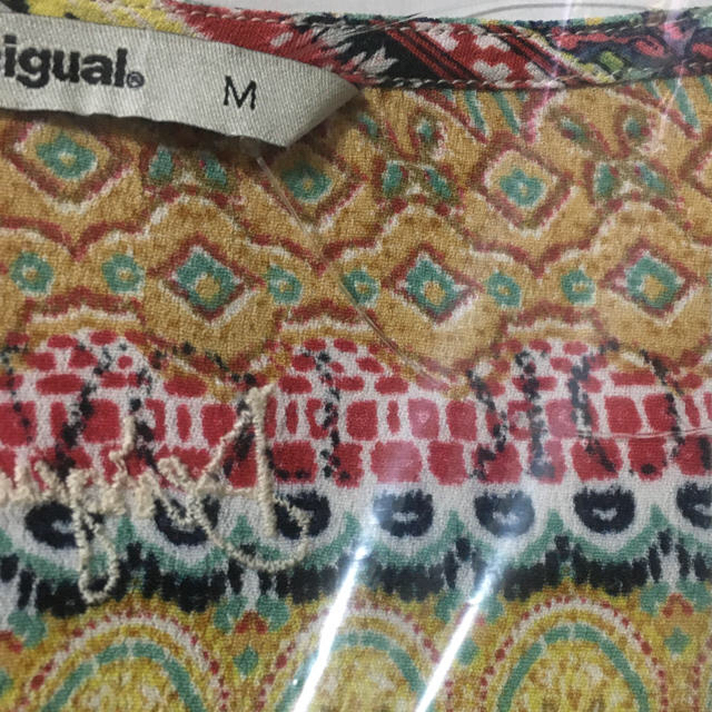 DESIGUAL(デシグアル)の新品✨タグ付き♪デシグアル　定価11900円　軽くて涼やかな半袖トップス  レディースのトップス(シャツ/ブラウス(長袖/七分))の商品写真