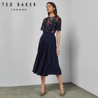 テッドベイカー(TED BAKER)の❤️ ★【新作】Ted Baker 花柄オールインワン新品  綺麗(ひざ丈ワンピース)