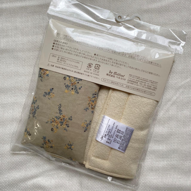 petit main(プティマイン)のテータテート　刺繍　抱っこ紐　ベルトカバー　新品　未使用　プティマイン キッズ/ベビー/マタニティの外出/移動用品(抱っこひも/おんぶひも)の商品写真