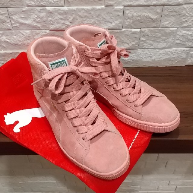 PUMA(プーマ)の美品 PUMAプーマ  オールピンク ハイカットスニーカー レディースの靴/シューズ(スニーカー)の商品写真