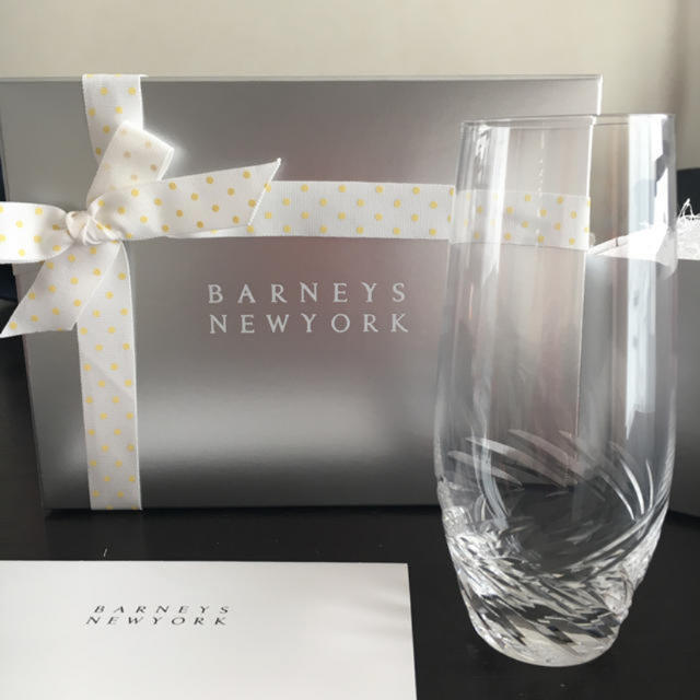 BARNEYS NEW YORK(バーニーズニューヨーク)の✨未使用✨バーニーズニューヨーク　グラス2個 インテリア/住まい/日用品のキッチン/食器(グラス/カップ)の商品写真