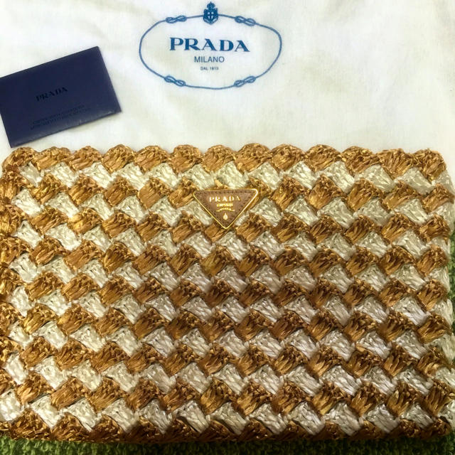 PRADA(プラダ)のPRADA クラッチバック♡ レディースのバッグ(クラッチバッグ)の商品写真