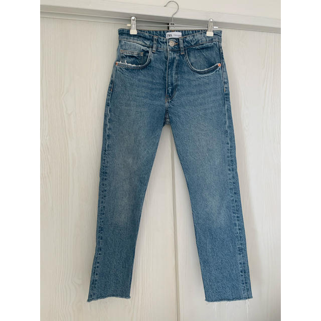 ZARA(ザラ)の2019SS ZARA ザラ ハイライズテーパードデニムパンツ 34 レディースのパンツ(デニム/ジーンズ)の商品写真