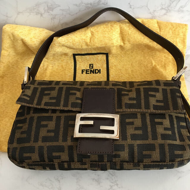 新着商品 FENDI ズッカ柄 マンマバケット フェンディ FENDI