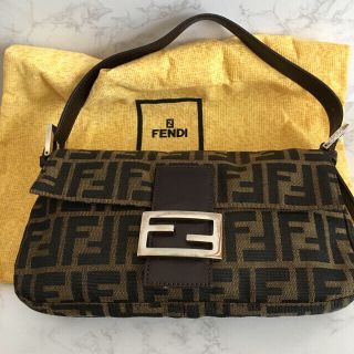 フェンディ(FENDI)のFENDI フェンディ ズッカ柄　マンマバケット(ハンドバッグ)