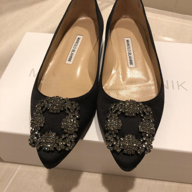 MANOLO BLAHNIK(マノロブラニク)のお取り置き　専用です⭐︎ マノロブラニク　ハンギシ　黒　⭐︎ レディースの靴/シューズ(バレエシューズ)の商品写真